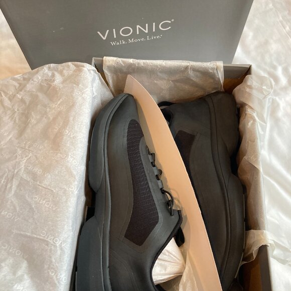 NIB Vionic Waterproof Sneaker Black W11 M - Picture 5 of 5